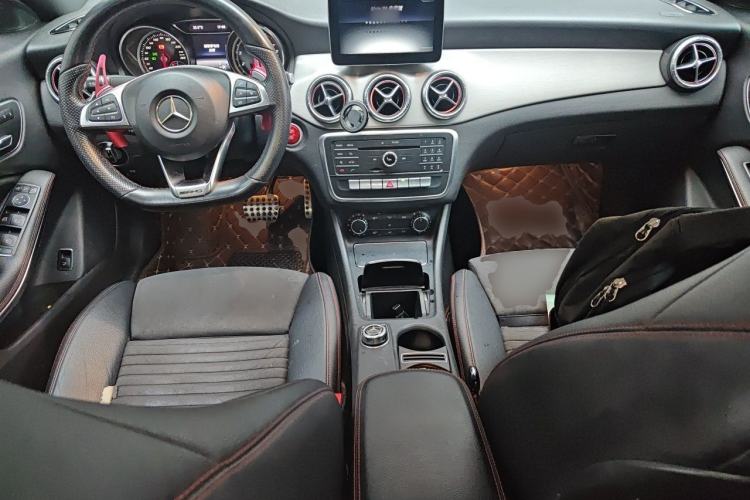 Used Mercedes-Benz CLA 2017 Refreshed CLA 220 4MATIC Center Console