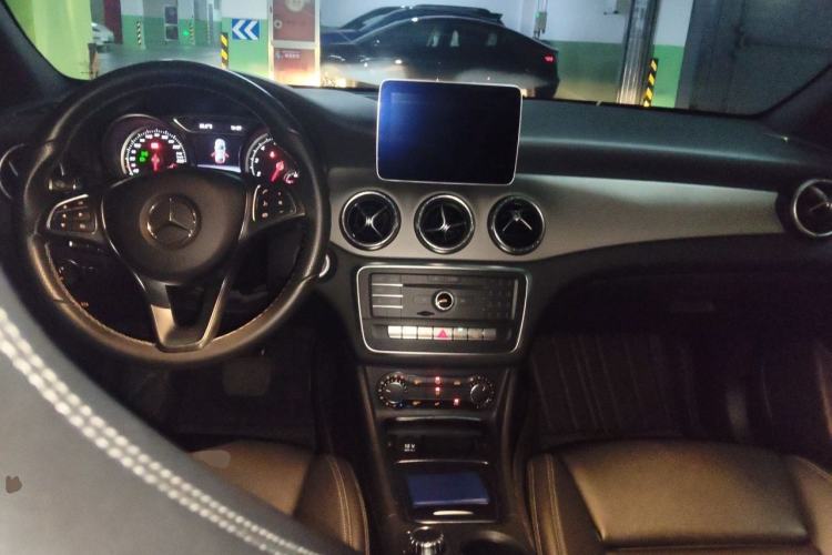 Used Mercedes-Benz CLA 2017 Refreshed CLA 200 Sport Edition Center Console