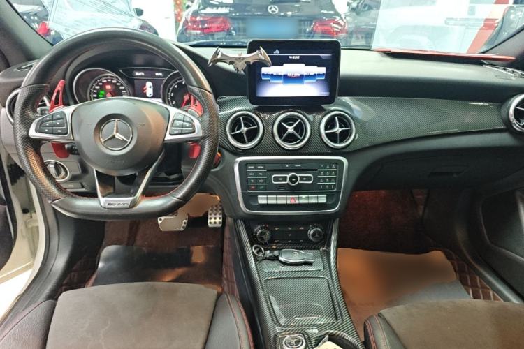 Used Mercedes-Benz CLA 2017 Refreshed CLA 220 4MATIC Center Console