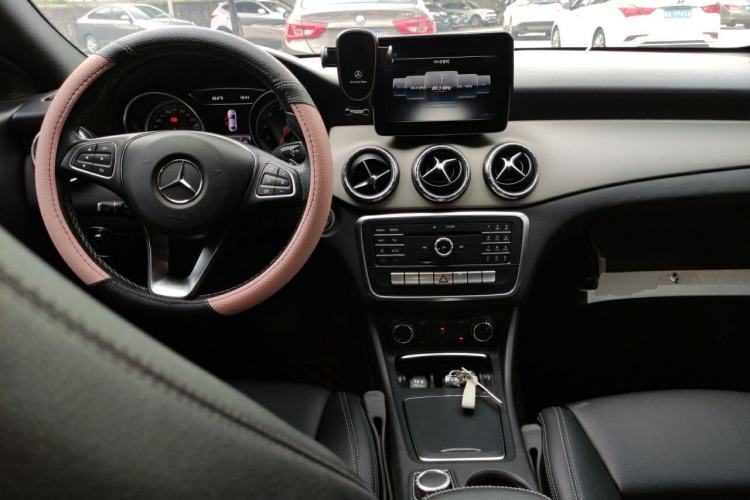 Used Mercedes-Benz CLA 2017 Refreshed CLA 200 Sport Edition Center Console