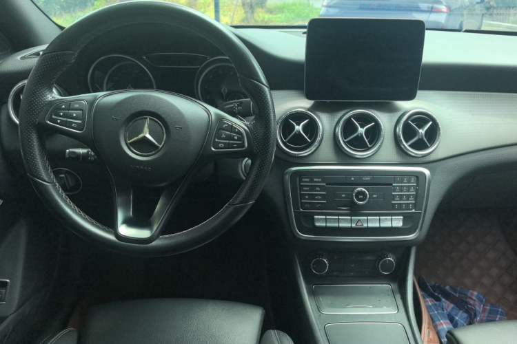 Used Mercedes-Benz CLA 2017 CLA 200 Style Edition Center Console