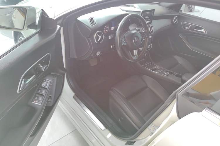 Used Mercedes-Benz CLA 2017 Facelifted CLA 200 Stylish Edition Driver Seat