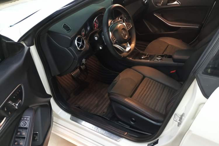 Used Mercedes-Benz CLA 2017 Refreshed CLA 220 4MATIC Driver Seat