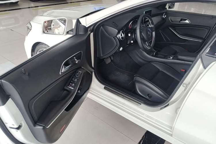 Used Mercedes-Benz CLA 2017 CLA 200 Style Edition Driver Seat