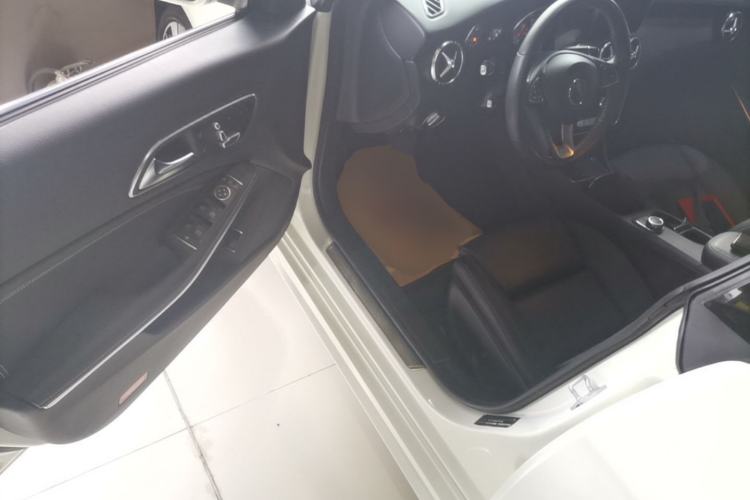 Used Mercedes-Benz CLA 2017 Facelifted CLA 200 Stylish Edition Driver Seat