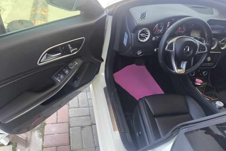 Used Mercedes-Benz CLA 2017 Facelifted CLA 200 Stylish Edition Driver Seat
