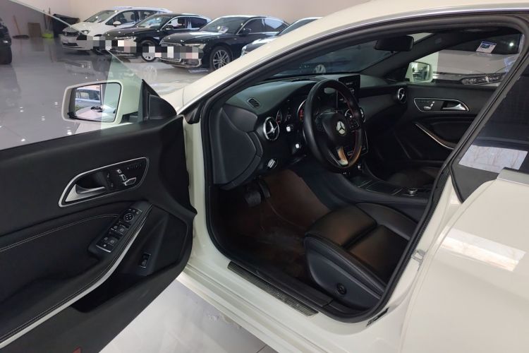 Used Mercedes-Benz CLA 2017 Facelifted CLA 200 Stylish Edition Driver Seat