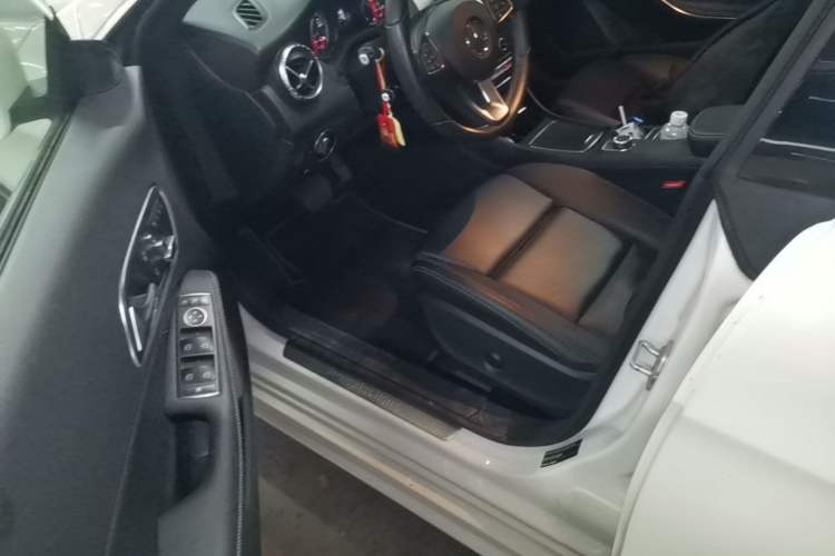 Used Mercedes-Benz CLA 2017 CLA 200 Style Edition Driver Seat