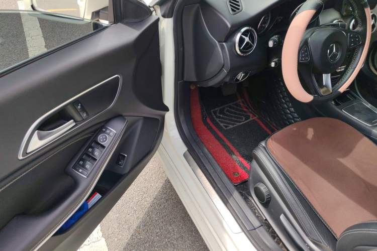 Used Mercedes-Benz CLA 2017 Refreshed CLA 200 Sport Edition Driver Seat
