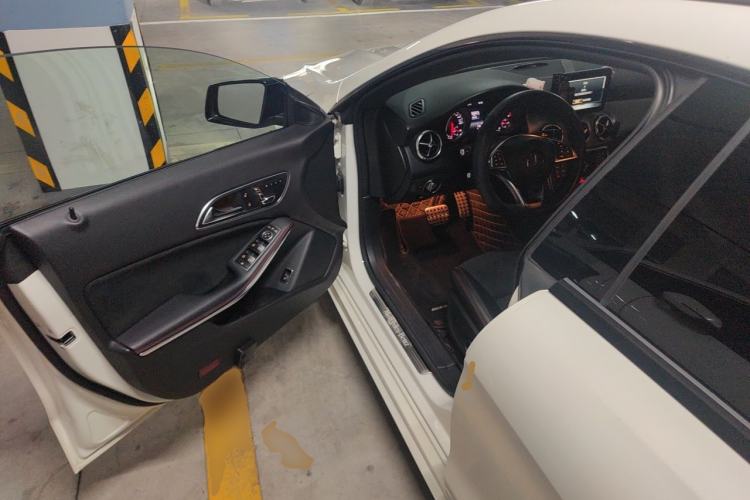 Used Mercedes-Benz CLA 2017 Refreshed CLA 220 4MATIC Driver Seat