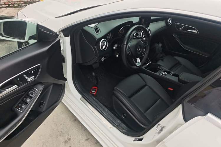 Used Mercedes-Benz CLA 2017 Facelifted CLA 200 Stylish Edition Driver Seat