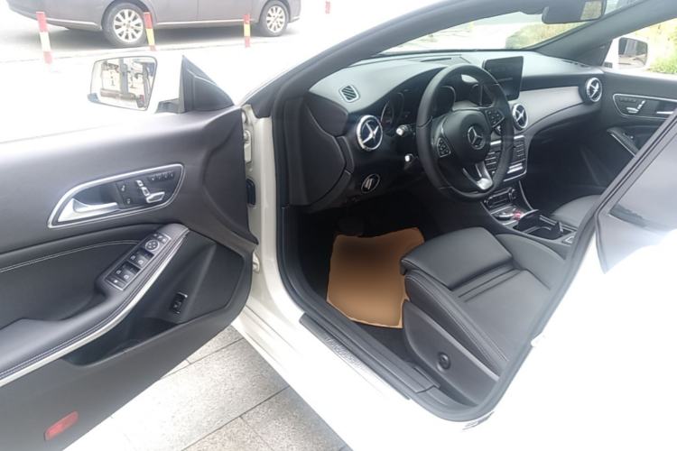 Used Mercedes-Benz CLA 2017 Facelifted CLA 200 Stylish Edition Driver Seat