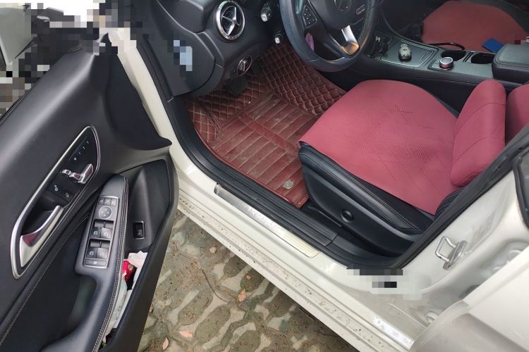 Used Mercedes-Benz CLA 2017 Facelifted CLA 200 Stylish Edition Driver Seat