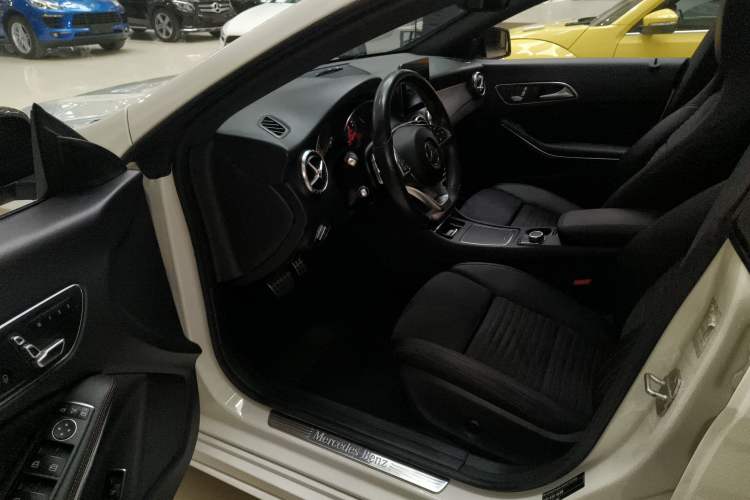 Used Mercedes-Benz CLA 2017 Refreshed CLA 220 4MATIC Driver Seat