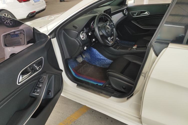 Used Mercedes-Benz CLA 2017 Facelifted CLA 200 Stylish Edition Driver Seat