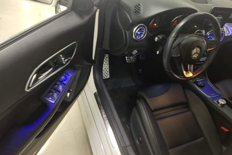 Used Mercedes-Benz CLA 2017 Facelifted CLA 200 Stylish Edition Driver Seat