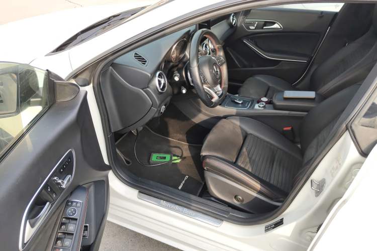 Used Mercedes-Benz CLA 2017 Refreshed CLA 220 4MATIC Driver Seat