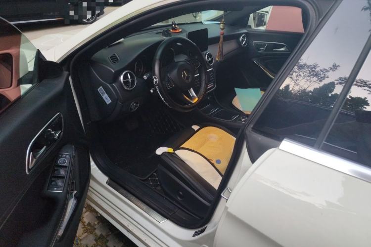 Used Mercedes-Benz CLA 2017 Facelifted CLA 200 Stylish Edition Driver Seat