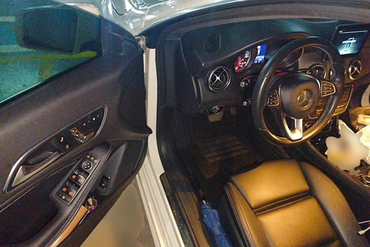 Used Mercedes-Benz CLA 2017 Facelifted CLA 200 Stylish Edition Driver Seat