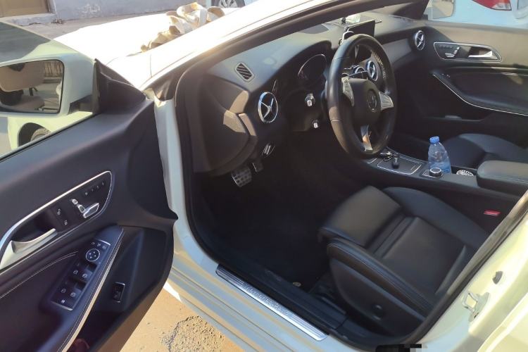 Used Mercedes-Benz CLA 2017 Facelifted CLA 200 Stylish Edition Driver Seat