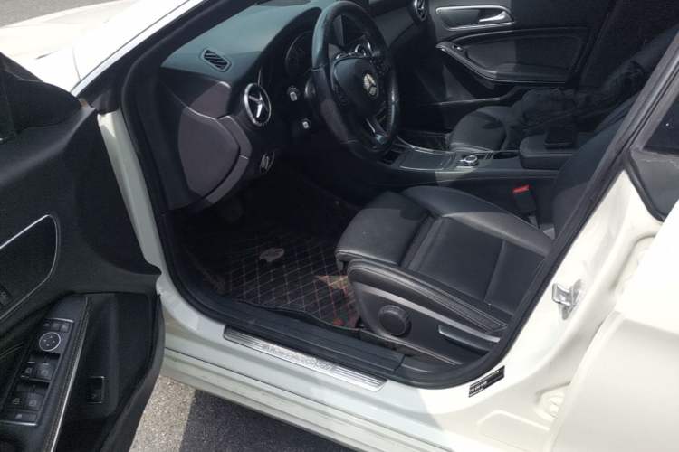 Used Mercedes-Benz CLA 2017 Refreshed CLA 200 Sport Edition Driver Seat