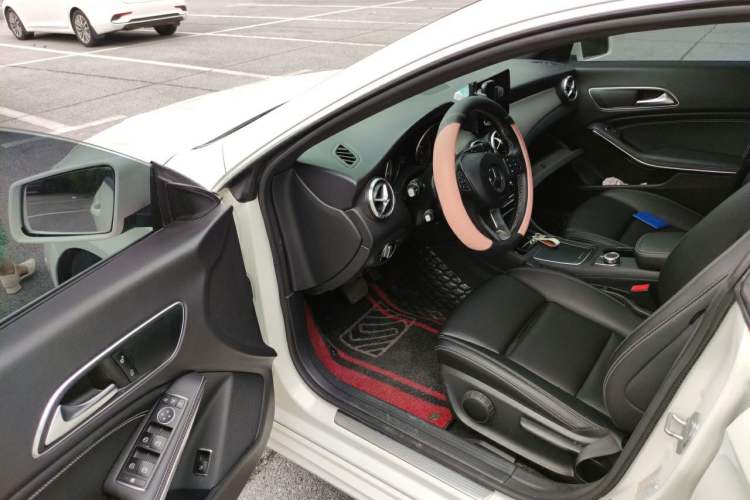 Used Mercedes-Benz CLA 2017 Refreshed CLA 200 Sport Edition Driver Seat