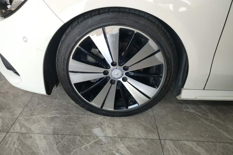 Used Mercedes-Benz CLA 2017 CLA 200 Style Edition Exterior 3
