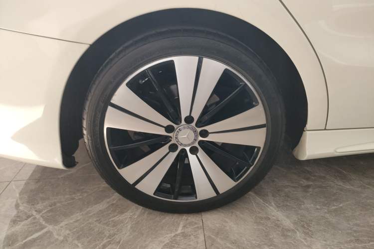 Used Mercedes-Benz CLA 2017 CLA 200 Style Edition Exterior 4