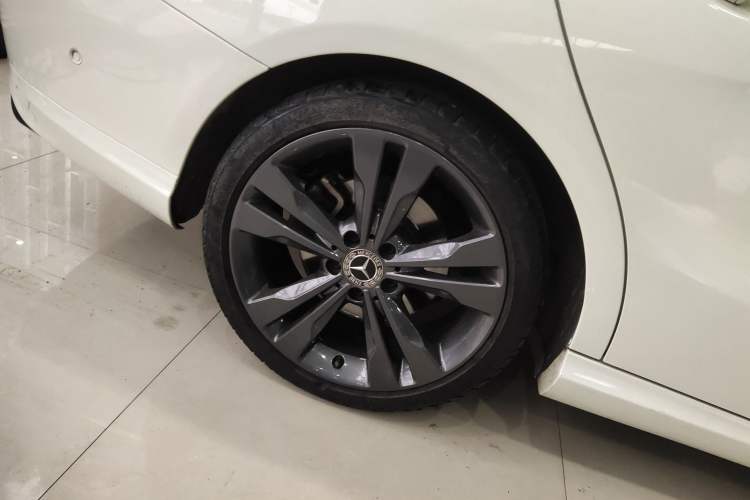 Used Mercedes-Benz CLA 2017 Refreshed CLA 200 Sport Edition Exterior 5
