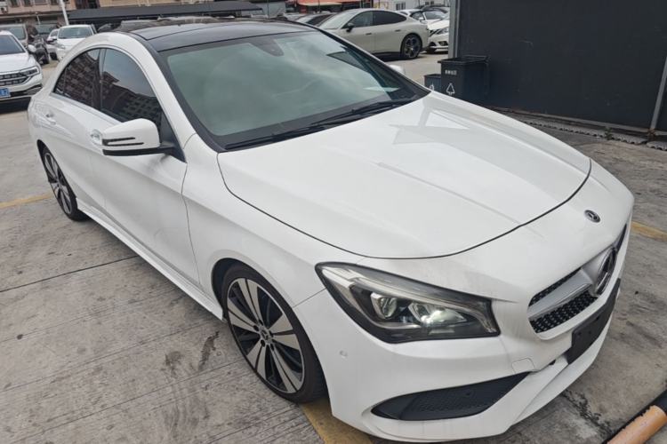 Used Mercedes-Benz CLA 2017 Facelifted CLA 200 Stylish Edition Front Right 45 Deg