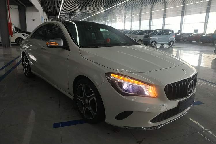 Used Mercedes-Benz CLA 2017 Facelifted CLA 180 Front Right 45 Deg