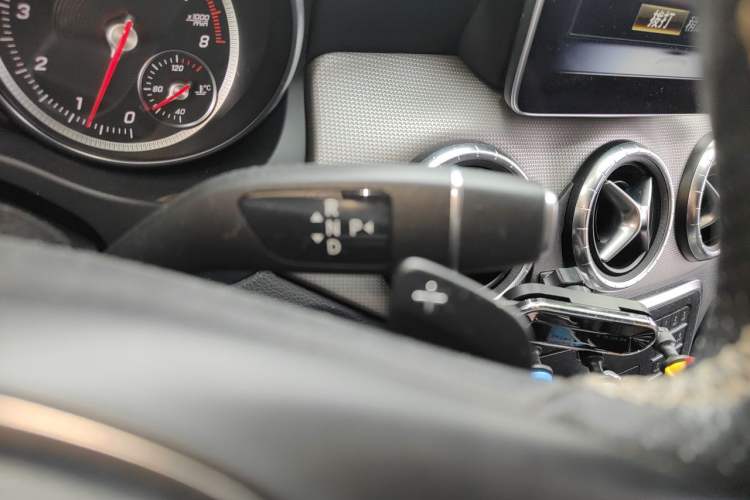 Used Mercedes-Benz CLA 2017 Refreshed CLA 200 Sport Edition Gear Lever