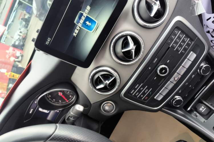 Used Mercedes-Benz CLA 2017 Facelifted CLA 200 Stylish Edition Gear Lever