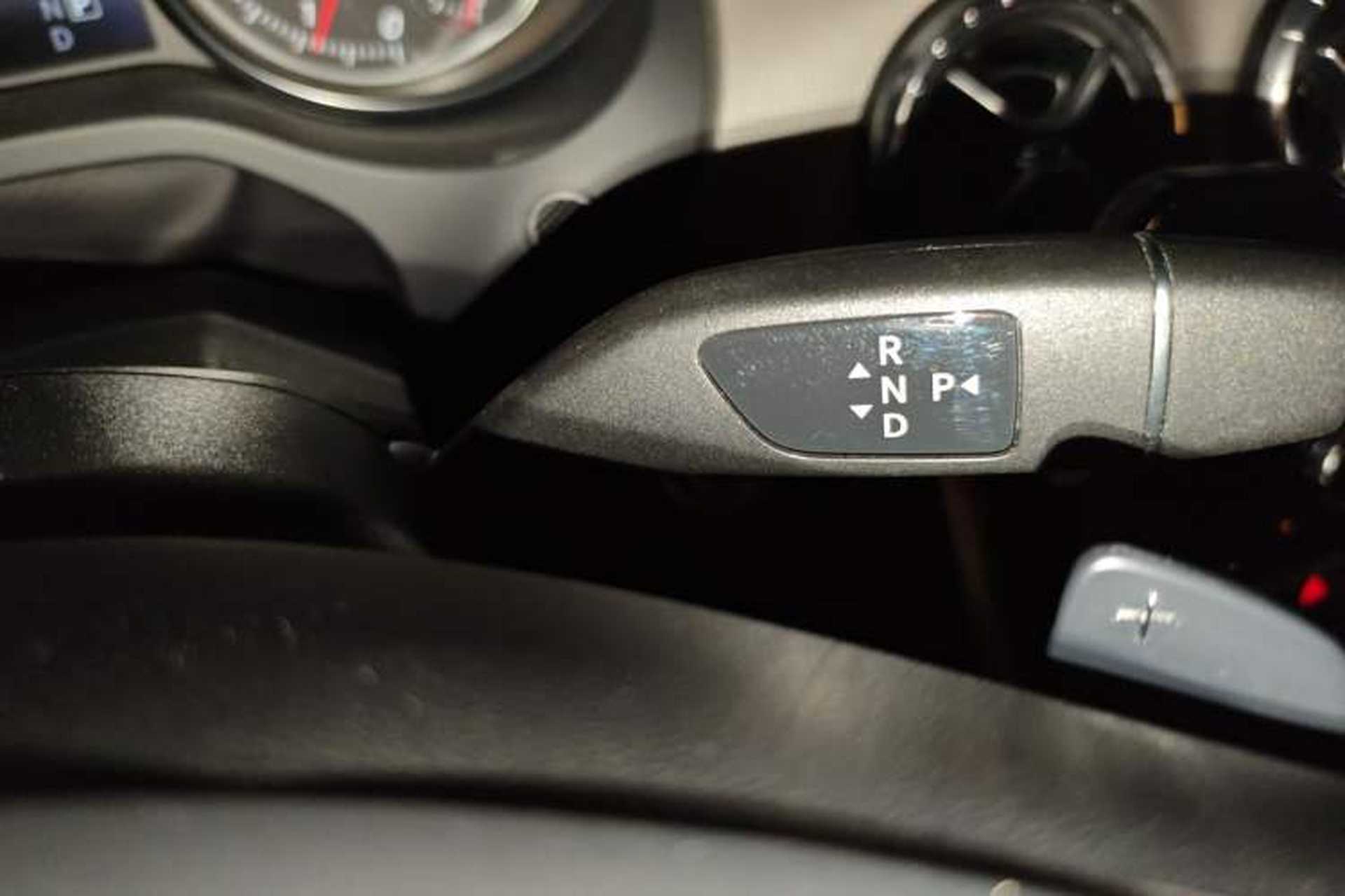 Used Mercedes-Benz CLA 2017 Facelifted CLA 200 Stylish Edition Gear Lever