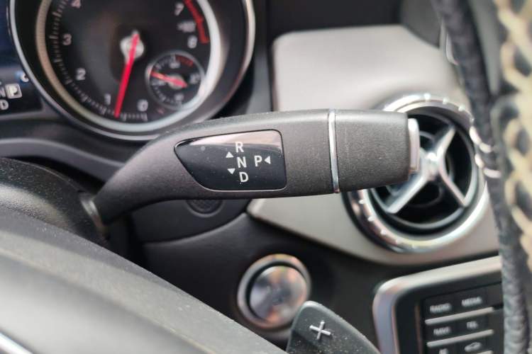 Used Mercedes-Benz CLA 2017 Refreshed CLA 200 Sport Edition Gear Lever
