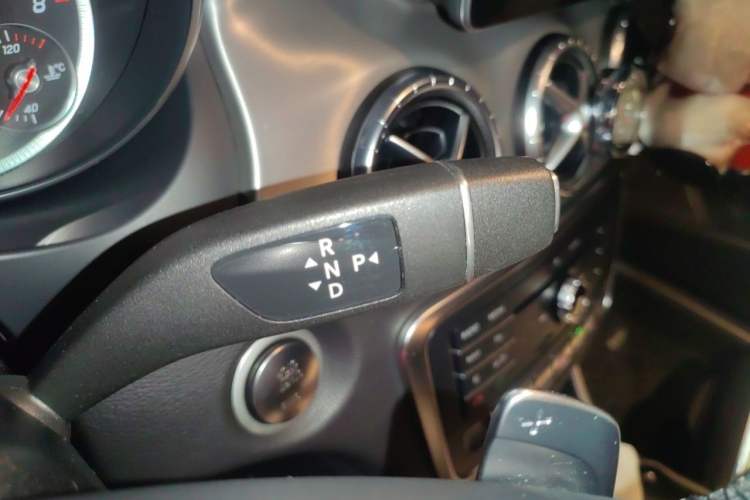 Used Mercedes-Benz CLA 2017 CLA 260 4MATIC Gear Lever