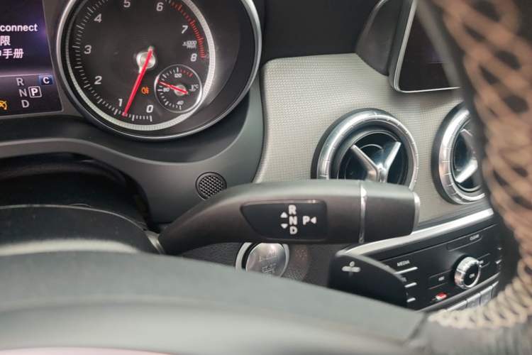 Used Mercedes-Benz CLA 2017 Facelifted CLA 200 Stylish Edition Gear Lever