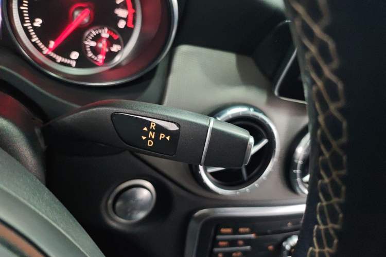 Used Mercedes-Benz CLA 2017 Facelifted CLA 200 Stylish Edition Gear Lever