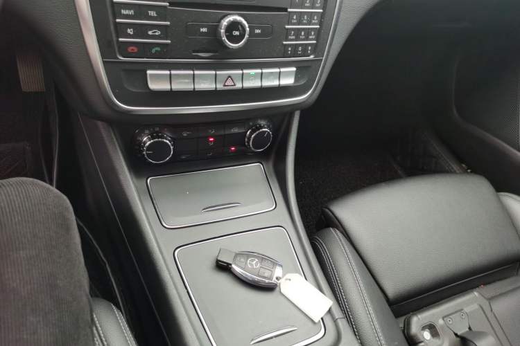 Used Mercedes-Benz CLA 2017 Facelifted CLA 200 Stylish Edition Gear Lever