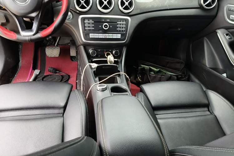 Used Mercedes-Benz CLA 2017 Facelifted CLA 200 Stylish Edition Gear Lever