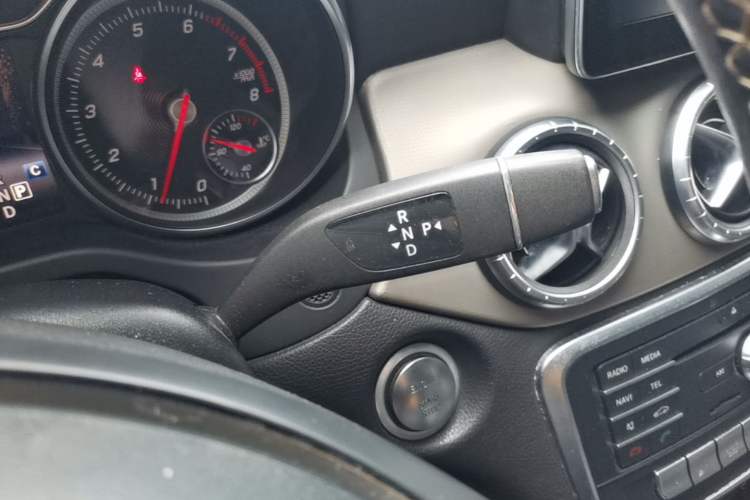 Used Mercedes-Benz CLA 2017 Refreshed CLA 200 Sport Edition Gear Lever