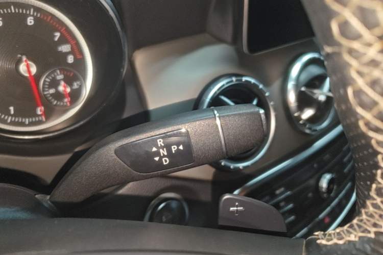 Used Mercedes-Benz CLA 2017 Refreshed CLA 200 Sport Edition Gear Lever