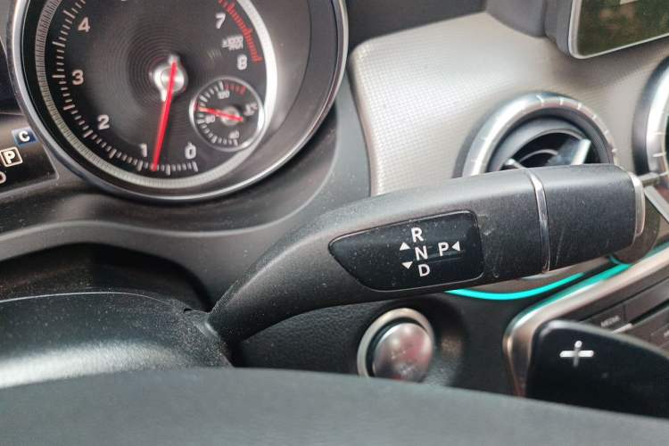 Used Mercedes-Benz CLA 2017 Refreshed CLA 200 Sport Edition Gear Lever