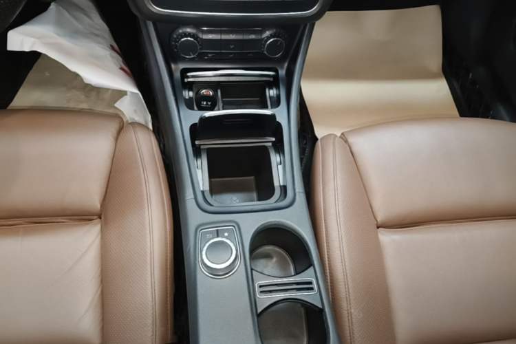 Used Mercedes-Benz CLA 2017 CLA 260 4MATIC Gear Lever