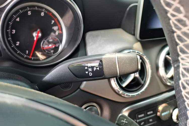 Used Mercedes-Benz CLA 2017 Refreshed CLA 200 Sport Edition Gear Lever