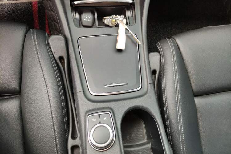 Used Mercedes-Benz CLA 2017 Refreshed CLA 200 Sport Edition Gear Lever