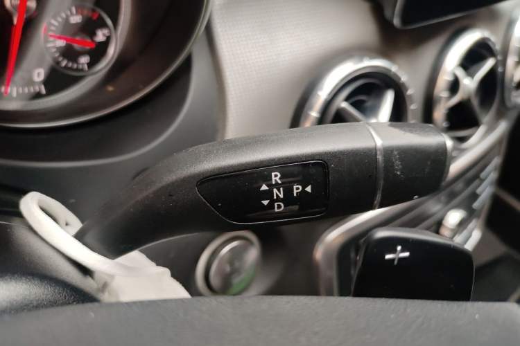Used Mercedes-Benz CLA 2017 Refreshed CLA 200 Sport Edition Gear Lever