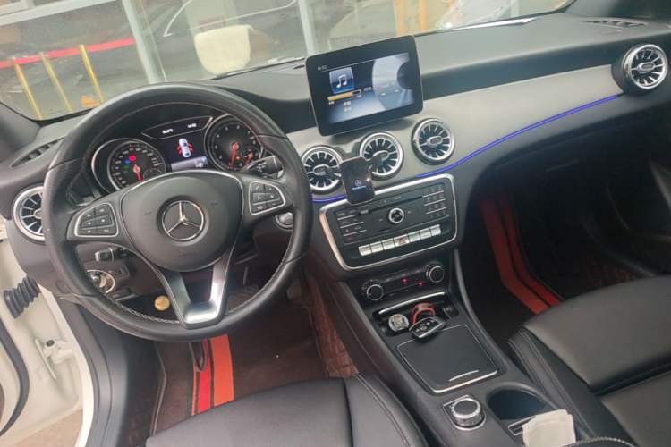 Used Mercedes-Benz CLA 2017 Refreshed CLA 200 Sport Edition Gear Lever