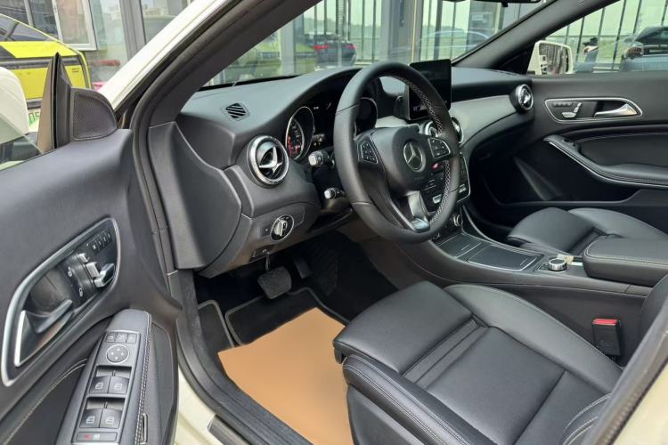Used Mercedes-Benz CLA 2017 Facelifted CLA 200 Stylish Edition Interior 1
