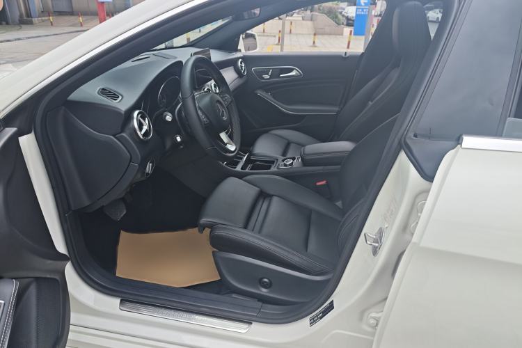 Used Mercedes-Benz CLA 2017 Facelifted CLA 200 Stylish Edition Interior 1